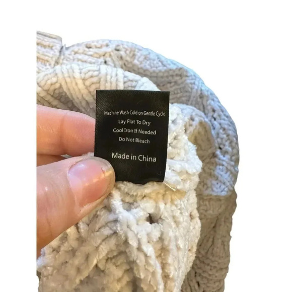 POL White Cropped Cable Knit Chunky Sweater Size Medium turtleneck - Picture 8 of 10